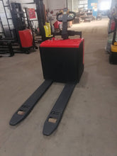 Charger l&#39;image dans la galerie, electric rider pallet jack for sale